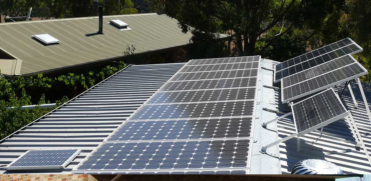 Instalação de painéis solares em comércios